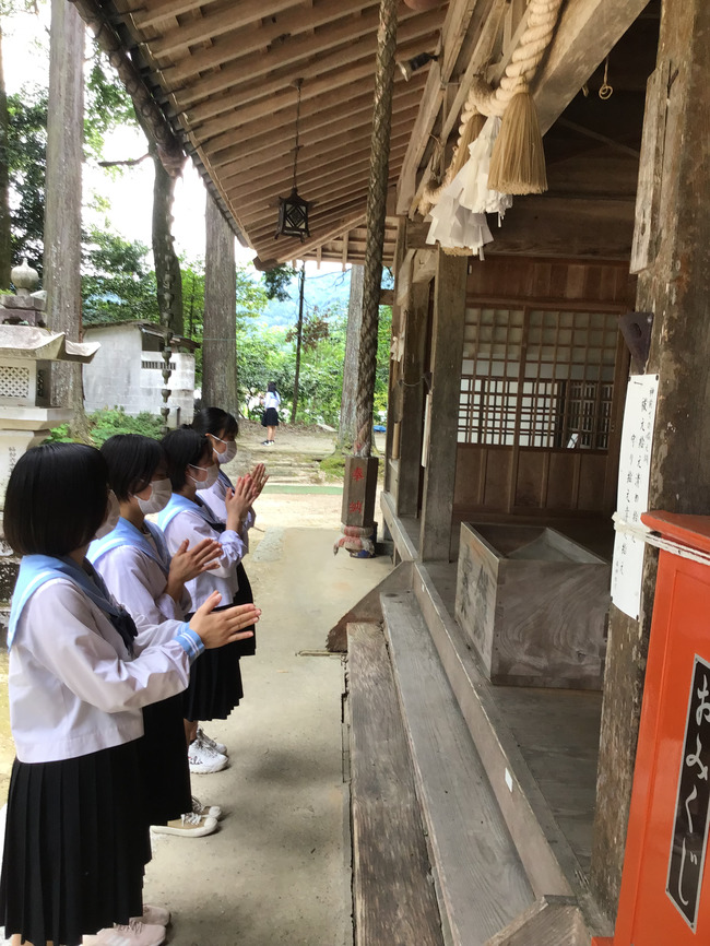 諏訪神社にお参りしました