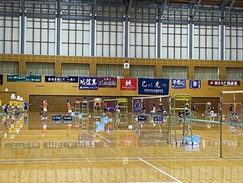 １